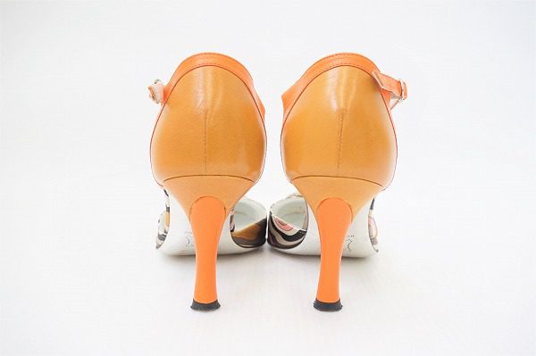 買取したオレンジが眩しいエミリオプッチのアンクルストラップパンプス