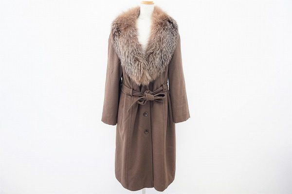 買取したゴージャスなレナランゲのブルーフロストフォックス リアルファー付き コート