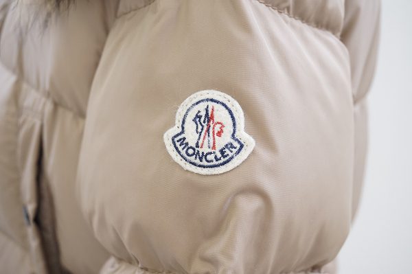 買取強化中のモンクレールのロゴ