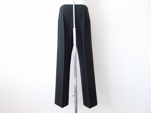 ケンゾーの黒センタープレスパンツのバックスタイル