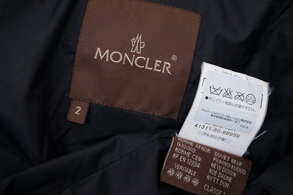 モンクレールの茶タグバジーレの買取　タグ画像