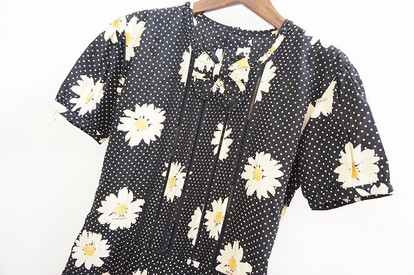 買取したドットと花柄のバランスが絶妙のピンクハウスのワンピース