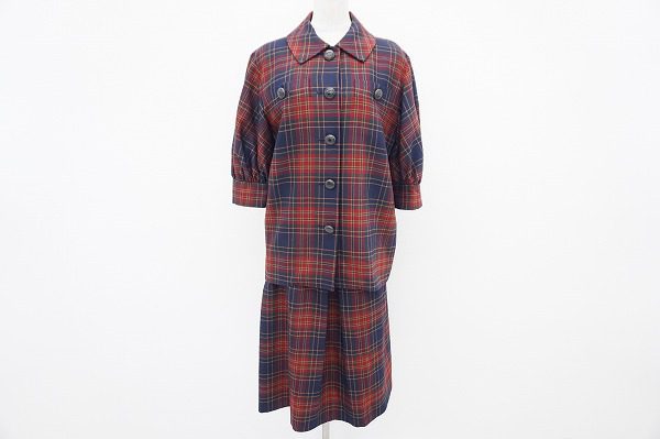 イヴサンローランのスカートスーツを買取