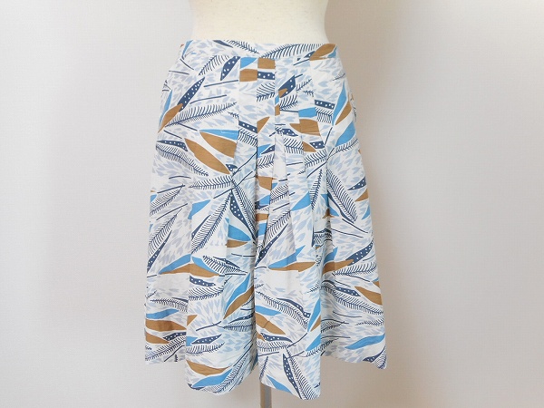涼しげなデザインが夏にぴったり◎マーガレットハウエルのスカートをお買取