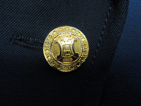 フレンチスタイルにピッタリなセリーヌのジャケットをお買取