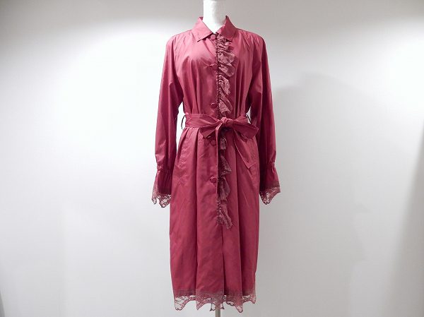 洋服買取で人気のある4298シズカコムロのレースが魅力的なスプリングコート買取ました