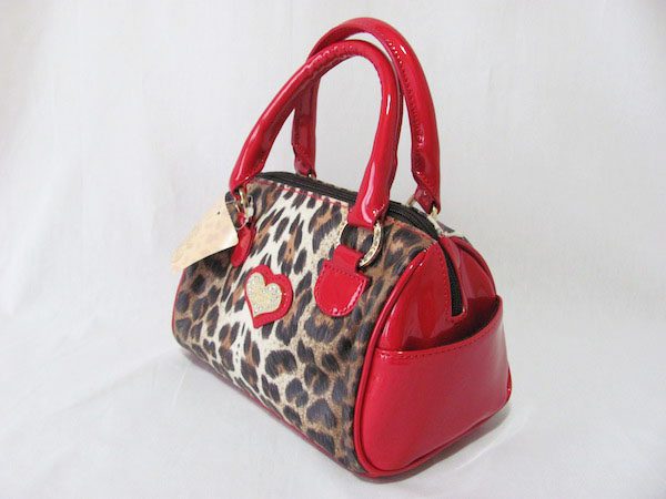 センターのハートがキュート！伊太利屋のボストンバック