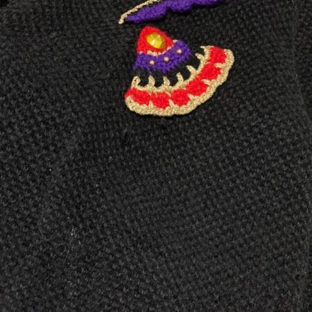 買取したカンサイヤマモトのニットジャケットの刺繍デザイン