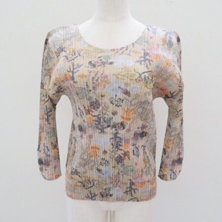 プリーツプリーズの洋服買取はアクイール