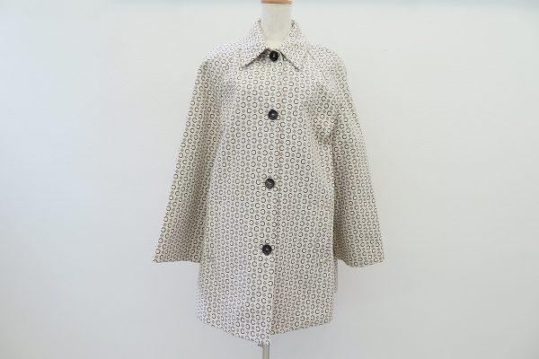 セリーヌの洋服買取はアクイール