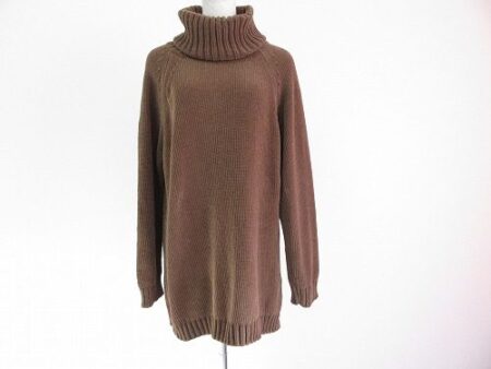 マックスマーラの洋服買取はアクイール