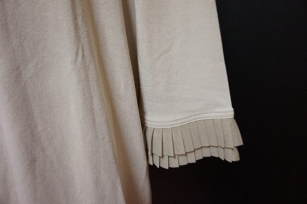 お嘉一利したトクコのチュニックの袖