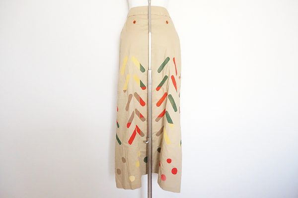 買取したイッセイミヤケの巻きスカートのバックデザイン