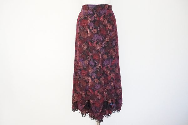 お買取したノンノンドールのスカート