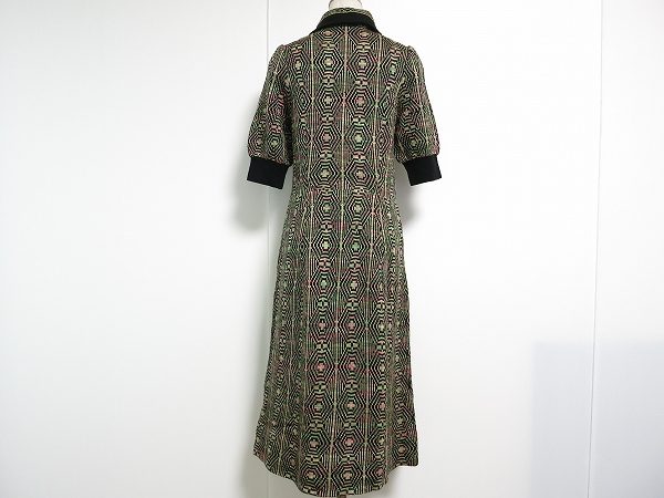 買取したサイトウトヨコのニットワンピースのバックデザイン 買取したサイトウトヨコのニットワンピースのバックデザイン