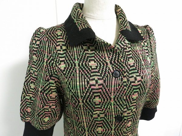 買取したサイトウトヨコのニットワンピースの襟元 買取したサイトウトヨコのニットワンピースの襟元