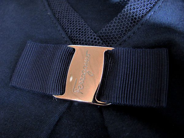 お買取したフェラガモのカットソーのリボン