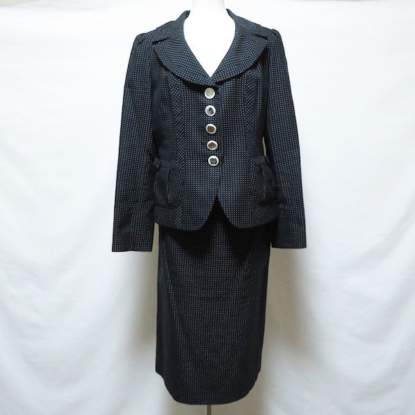 買取したマダムジョコンダのスカートスーツ