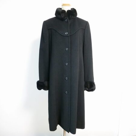 お買取したミスアシダのコート