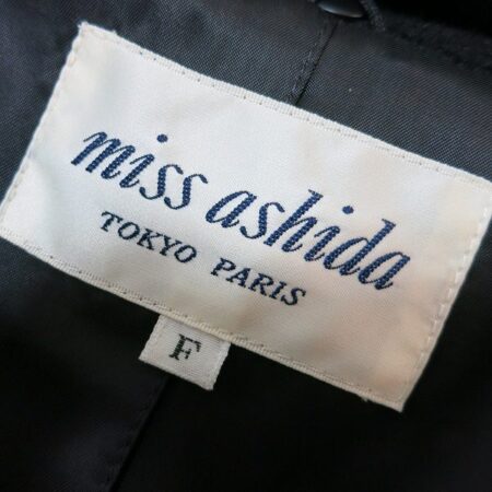 お買取したミスアシダのコートのタグ