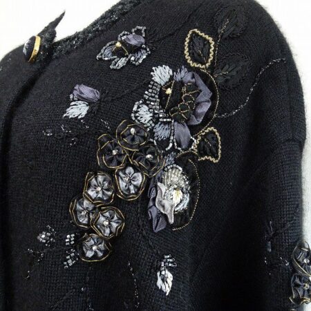 お買取したアトリエサガンのカーディガンの装飾