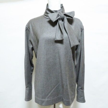 買取したイヴサンローランのリボン付きトップス