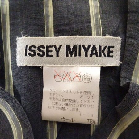 お買取したイッセイミヤケのシャツのタグ