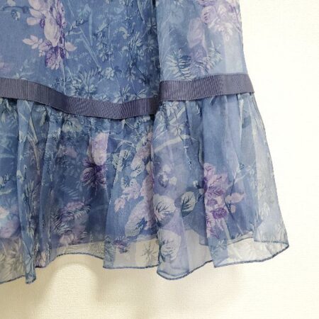 お買取したジュンアシダのワンピースの裾