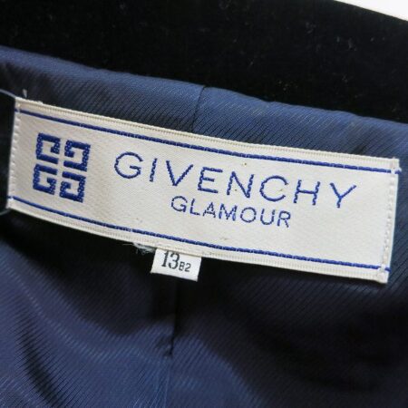 買取したジバンシィのジャケットスカートのセットアップのタグ