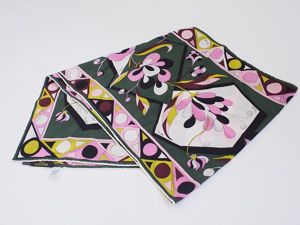 お買取したエミリオプッチのスカーフ