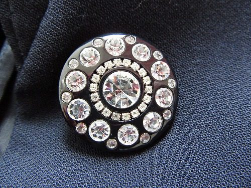 お買取したハナエモリのジャケットのボタン