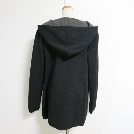 お買取したエスカーダのコートの後ろ