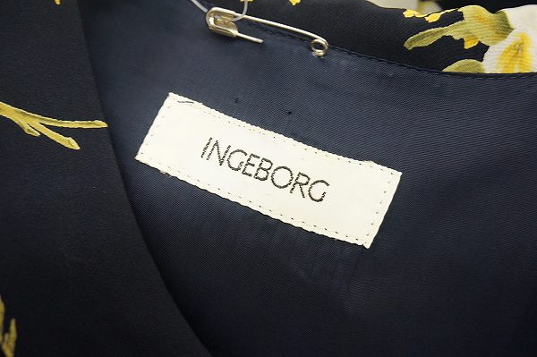 買取したインゲボルグの花柄ワンピースのタグ 買取したインゲボルグの花柄ワンピースのタグ