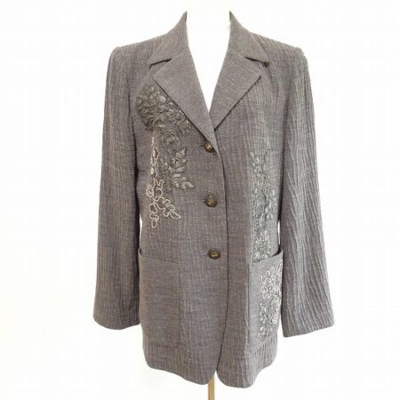 シンプルな花柄が女性らしいインポートロッサのジャケット