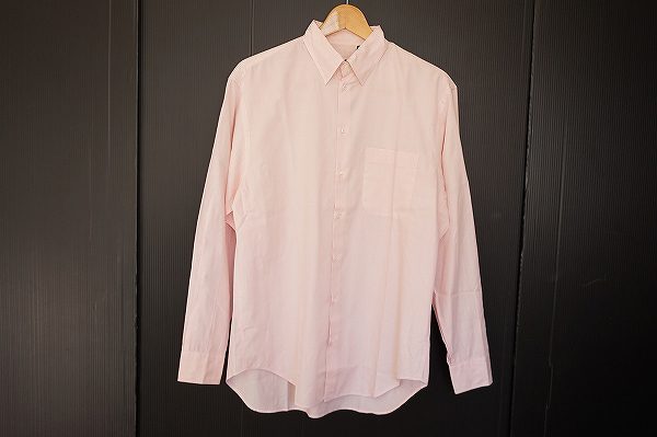 優しいピンクの色合いがお洒落なジョルジオアルマーニのワイシャツ