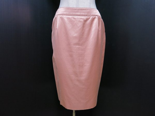 ピンクが可愛いクリスチャンディオールのスカート
