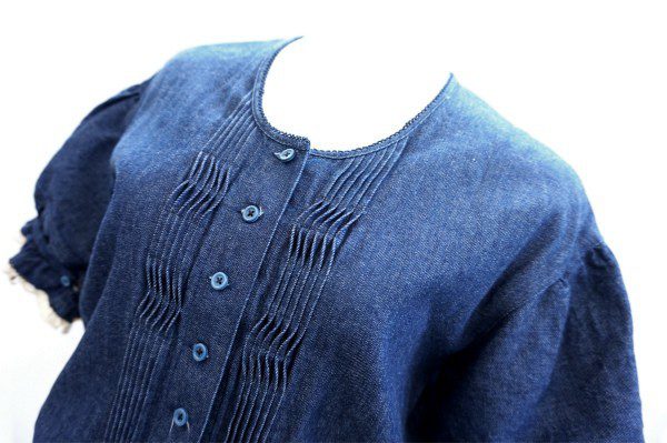 買取したワンダフルワールドのデニムワンピースの襟元