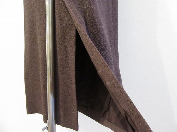 お買取した三年坂のスカートのスリット