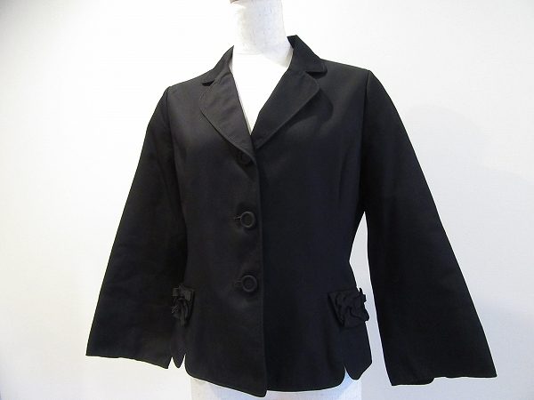 【インゲボルグ】大きめスリーブの黒ジャケットをお買取しました