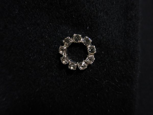 買取したエスカーダのジャケットのラインストーン