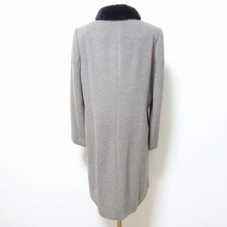 買取したミラショーンのコートのバックデザイン