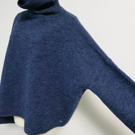 お買取した45rpmのニットの袖