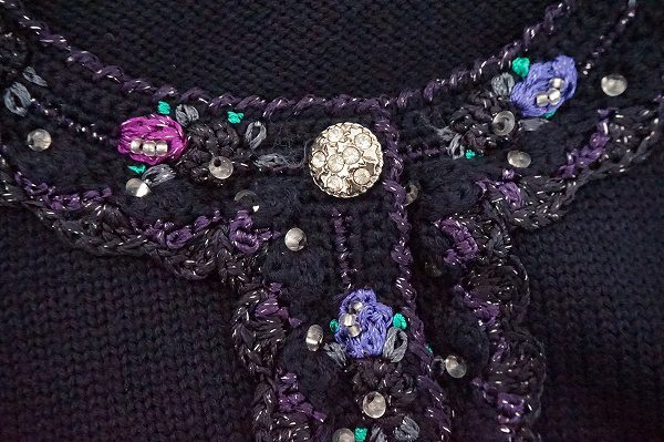 買取したアトリエサガンのニットトップスのビジュー