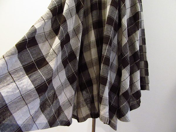 お買取したうさとのスカートの裾