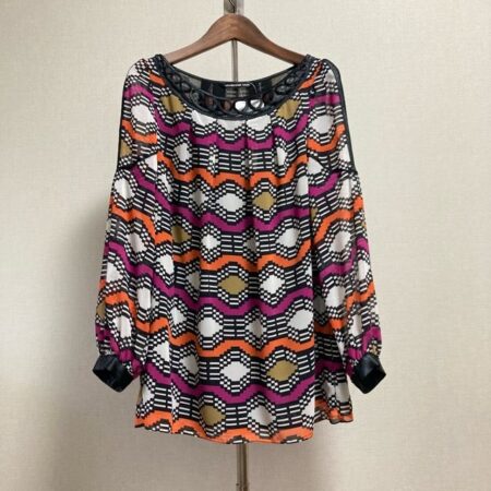 ヴィヴィアンタムのカラフルトップス