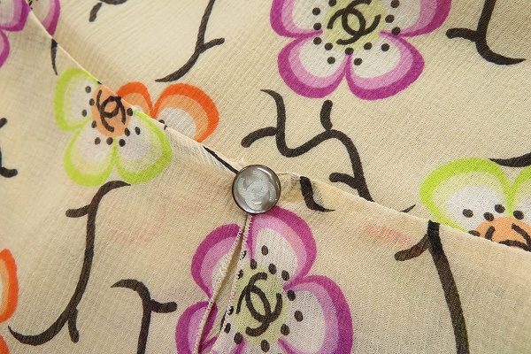 お買取したシャネルのカットソーの柄