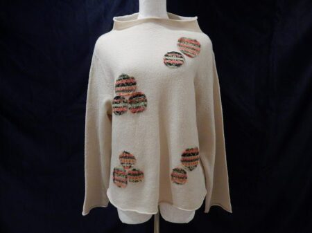 慈雨センソユニコのニット（白×クルーネック）