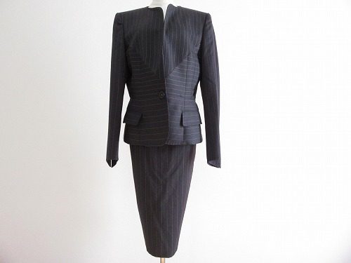 [お買取]ジャンフランコフェレ｜立体的でエレガンスなスカートスーツ