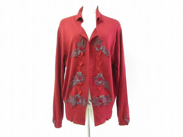 身に付けやすい”落ち着いた赤”アトリエまりこのカーディガンをお買取