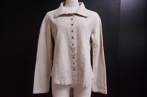 異なる雰囲気が楽しめる☆うさとのシンプルなシャツをお買取しました